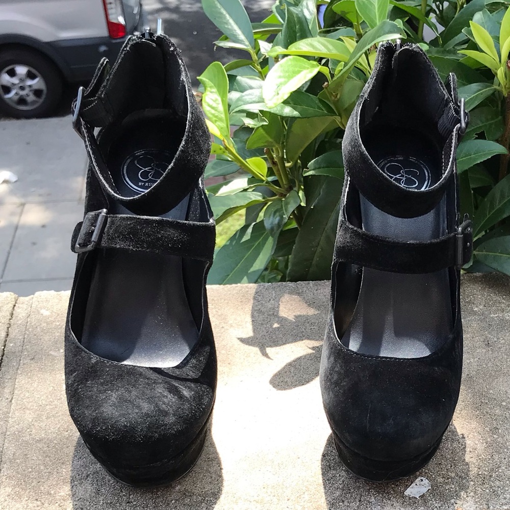 Jessica Simpson black leather heels